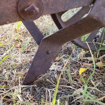 Lot 186: Antique Single Can Farming Seed Broadcaster