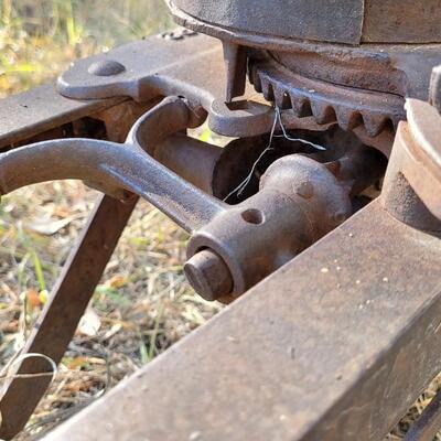 Lot 186: Antique Single Can Farming Seed Broadcaster