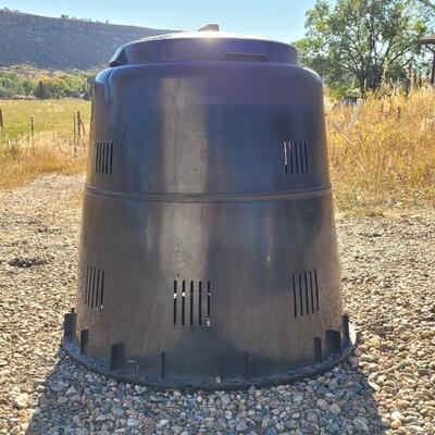 Lot 187: Black Twist Tight Compost Bin