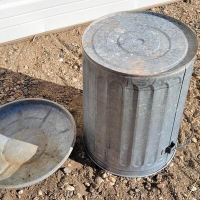Lot 189: Vintage Galvanized Metal Trash Can w/ Lid