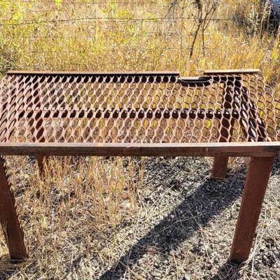 Lot 191: Vintage Metal Frame Stand w/ Removable Metal Grate