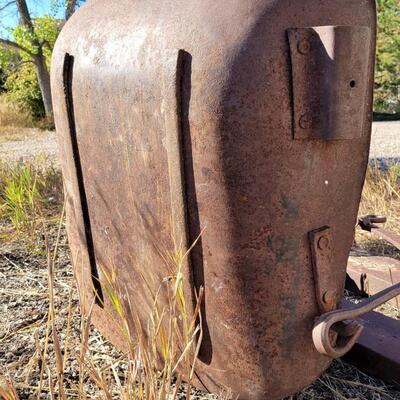 Lot 194: Antique Garfield Co. TRACTOR Bucket Attachement