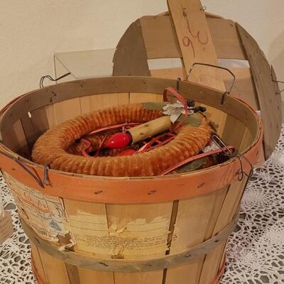 Lot 199: Vintage Light Up Christmas Wreaths (7)