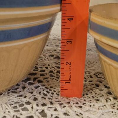 Lot 215: Very Nice Vintage Nesting Stoneware Bowls