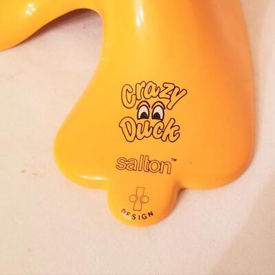 Lot #264  Vintage Crazy Duck Blow Dryer