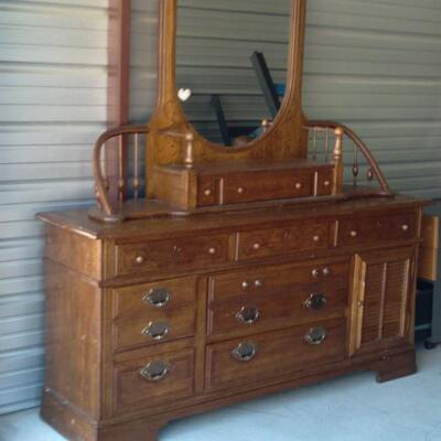 Large Dressor with mirror 2 piece