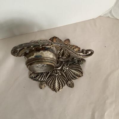F525 Vintage Silverplated Floral Figural Napkin Ring