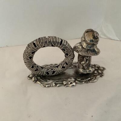 F527 Antique Silverplated Victorian Girl with Muff Napkin Ring