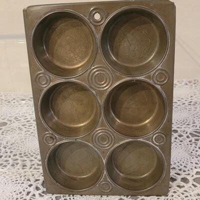 Lot 244: Vintage Baking Lot - Extra Large Grater, Wood Rolling Pin and Muffin Pan