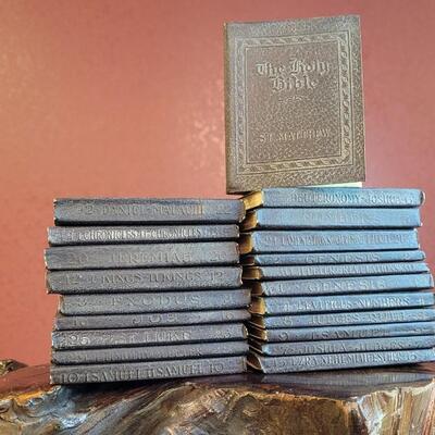 Lot 252: Vintage Mini Bible Collection