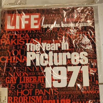 Lot 263: (5) Collectible LIFE Magazines - JFK, Marilyn Monroe and the Moonwalk