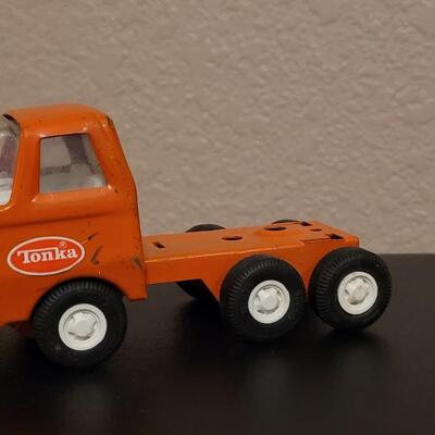 Lot 268: Vintage Tonka Mini Trucks and Trailers (2)