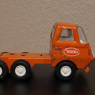 Lot 268: Vintage Tonka Mini Trucks and Trailers (2)