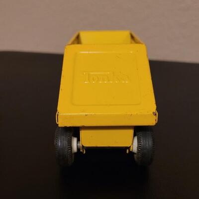 Lot 268: Vintage Tonka Mini Trucks and Trailers (2)