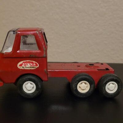 Lot 268: Vintage Tonka Mini Trucks and Trailers (2)