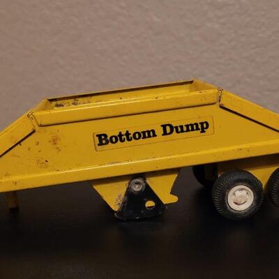 Lot 268: Vintage Tonka Mini Trucks and Trailers (2)