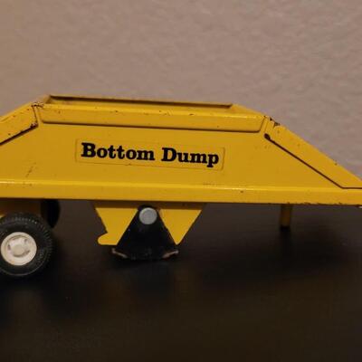 Lot 268: Vintage Tonka Mini Trucks and Trailers (2)