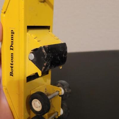 Lot 268: Vintage Tonka Mini Trucks and Trailers (2)