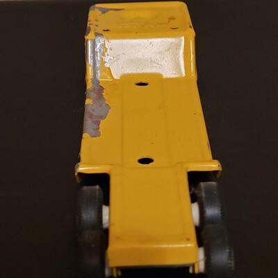 Lot 269: Vintage Tonka Mini Trucks and Trailers (3)