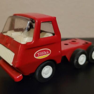 Lot 269: Vintage Tonka Mini Trucks and Trailers (3)