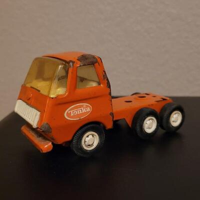 Lot 269: Vintage Tonka Mini Trucks and Trailers (3)