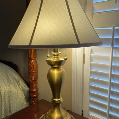 Set of 2 brass lamps