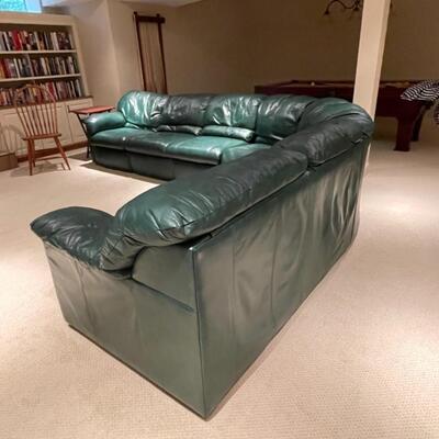 Hunter green leather sectional with recliners