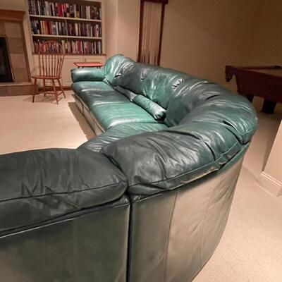 Hunter green leather sectional with recliners