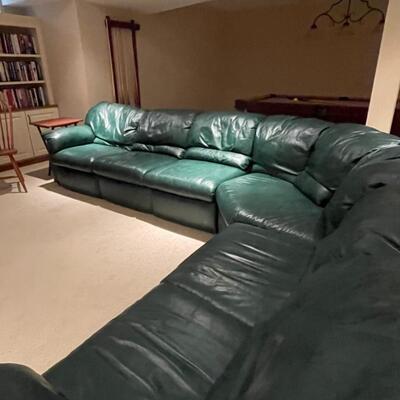Hunter green leather sectional with recliners
