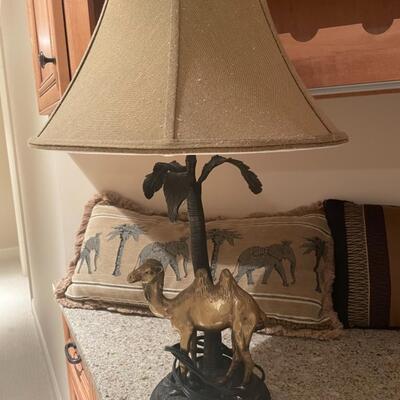 Camel lamp