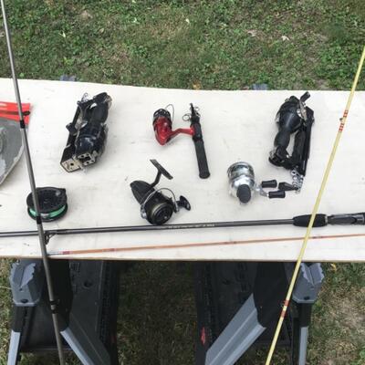 O814 Fishing Rods & Tackle Box Lot 2
