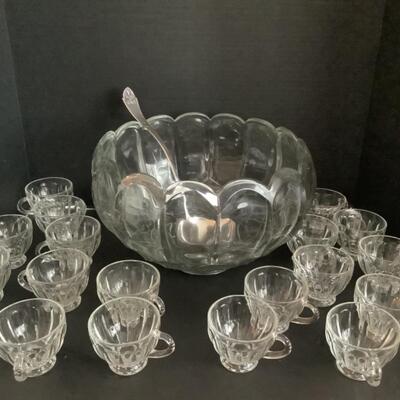 D572 Vintage Glass Punch Bowl with Cups and Ladle