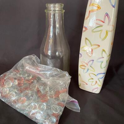 2 Vases and Glass Beads
