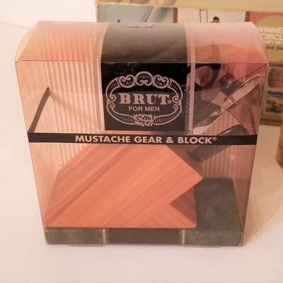 Lot #267   Lot of Vintage Men's Colognes in the original boxes