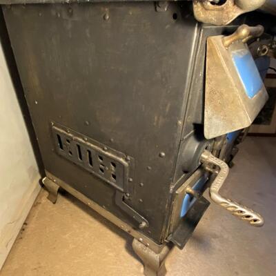 Majestic Manufacturing Co Antique Stove Oven Blue and Silver
