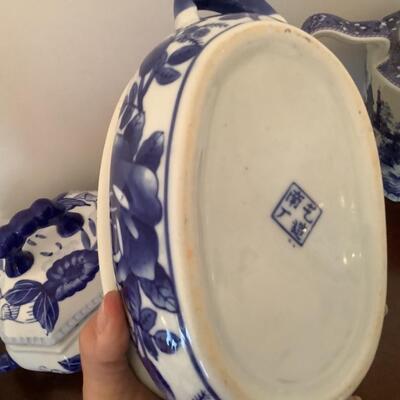D605 Blue and White Pottery Covered Dishes with Bird Teapot