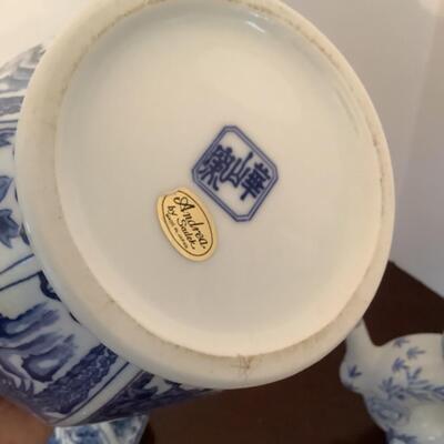 D606 Blue and White Chinese Design, Pottery Hame Decor Lot