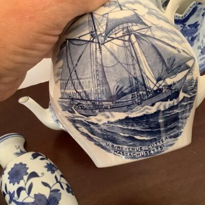 D607 Blue and White Chinese Design & Staffordshire Porcelain Lot