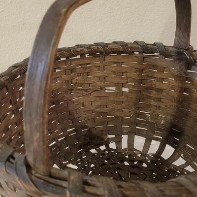 Lot 6: Antique Primitive 19th c. Splint Wood Gathering Basket with Wood Handle