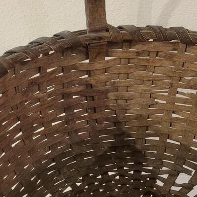 Lot 6: Antique Primitive 19th c. Splint Wood Gathering Basket with Wood Handle
