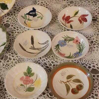 Lot 13: Blue Ridge Pottery Mixed Dish Set
