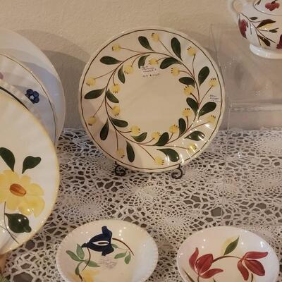 Lot 13: Blue Ridge Pottery Mixed Dish Set