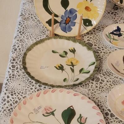 Lot 13: Blue Ridge Pottery Mixed Dish Set
