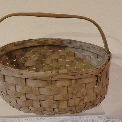 Lot 14: Antique Primitive Splint Wood Gathering Basket with Wood Handle