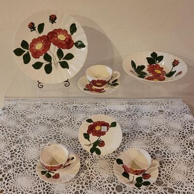 Lot 19: Blue Ridge Pottery Set