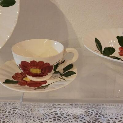 Lot 19: Blue Ridge Pottery Set