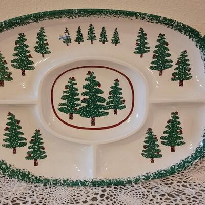 Lot 29: Vintage Plastic Christmas Serving Dishes & Poinsettia Table Display