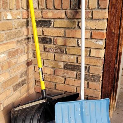 Lot 36: (2) Winter Pusher Snowshovels