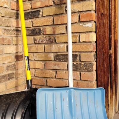Lot 36: (2) Winter Pusher Snowshovels