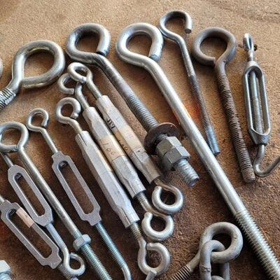 Lot 49: Assorted Bundle of Hardware